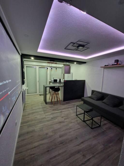 Logement Atypique & Parking Gratuit Жекс Экстерьер фото