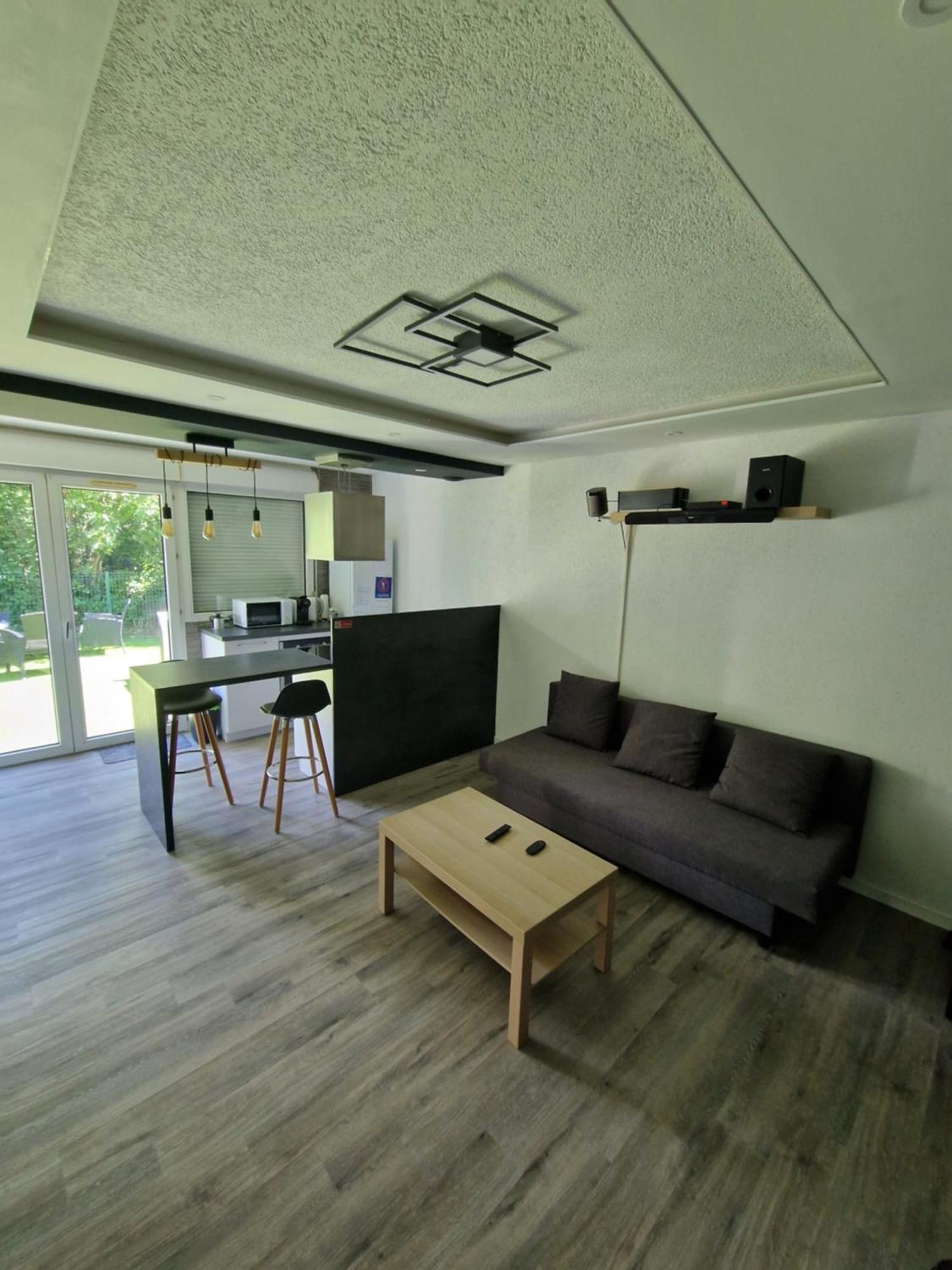 Logement Atypique & Parking Gratuit Жекс Экстерьер фото